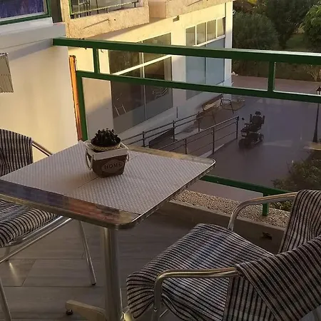 Cozy Studio With Ocean View In Los Cristianos *